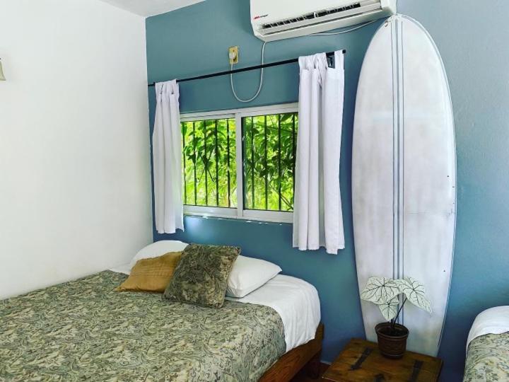 Wandering Monkey Guest House Mazatlán Exteriör bild